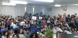 Alunos e professores do CTUR, juntamente com o PET-SI, durante o Genomic Day.